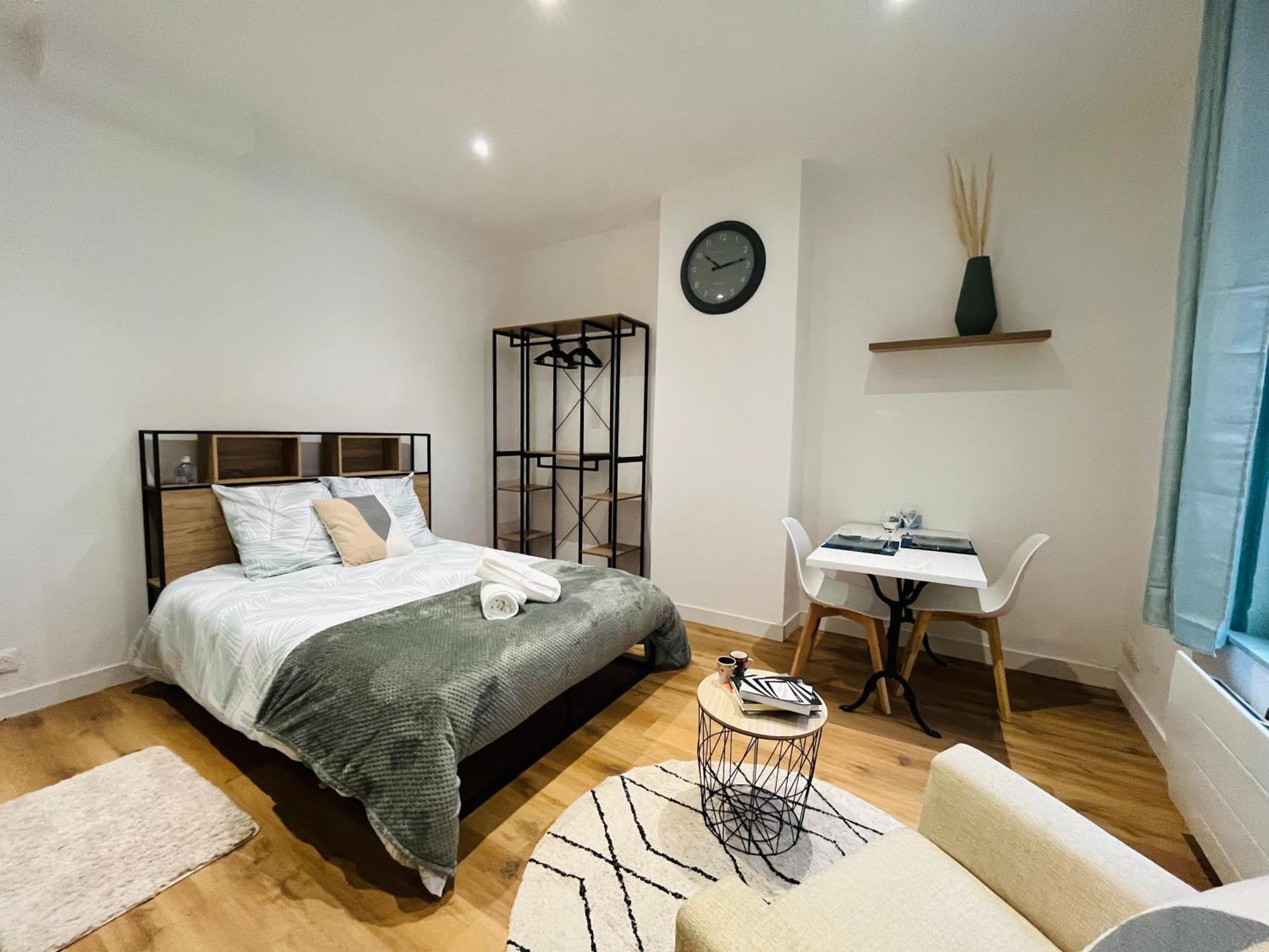 La Ruche Arrageoise - Parking Gratuit - Cozy - Grand Lit - Long Sejour Apartment Arras Ngoại thất bức ảnh