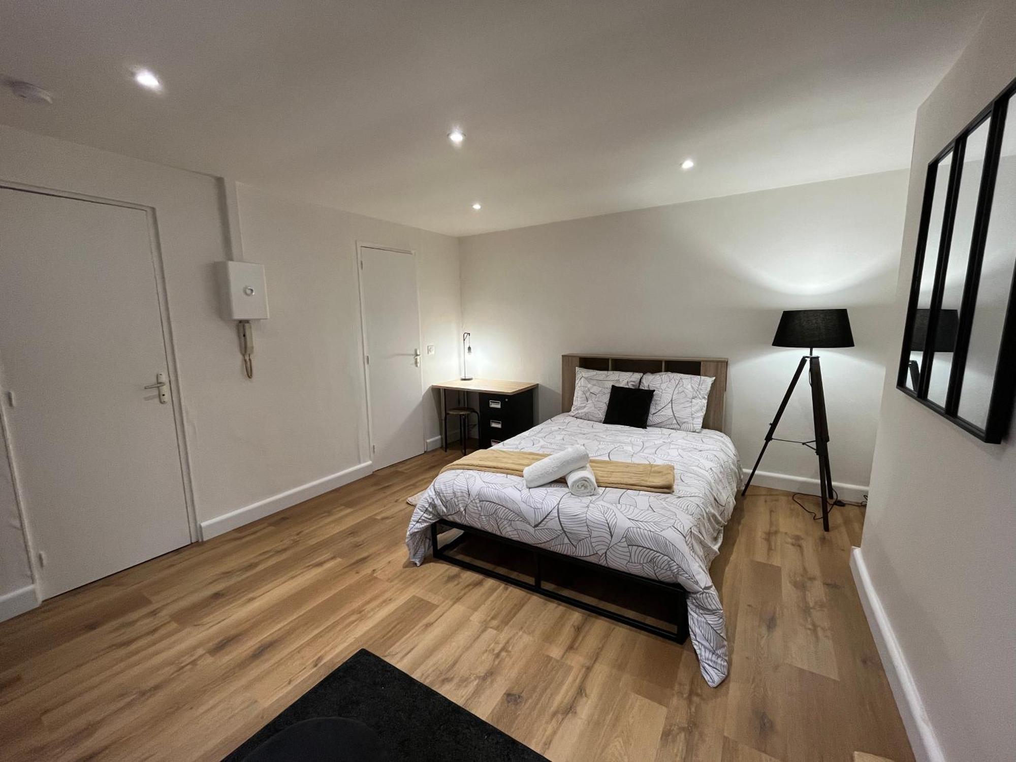 La Ruche Arrageoise - Parking Gratuit - Cozy - Grand Lit - Long Sejour Apartment Arras Ngoại thất bức ảnh