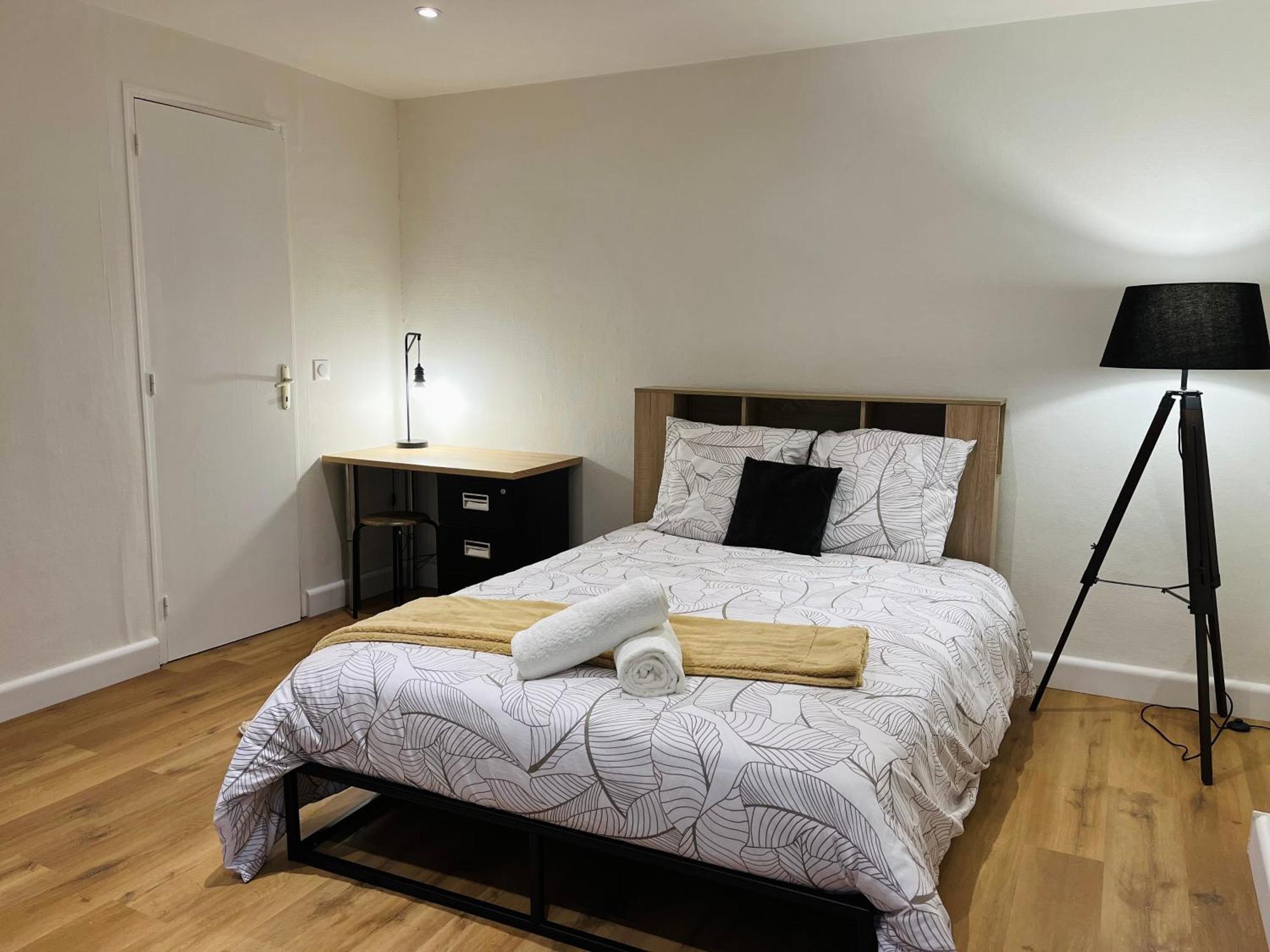 La Ruche Arrageoise - Parking Gratuit - Cozy - Grand Lit - Long Sejour Apartment Arras Ngoại thất bức ảnh